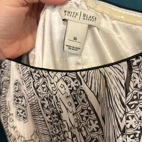 White House Black Market pleated maxi - 16 - Picture 3 of 9